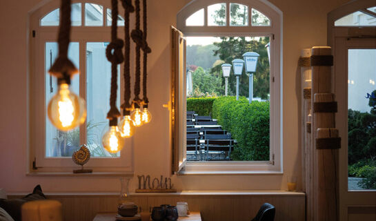 MEERBLAU · HOTEL · RÜGEN Sellin