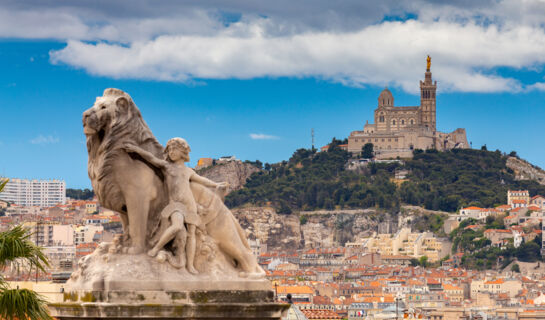 ADONIS LE CASTELLET (B&B) Signes