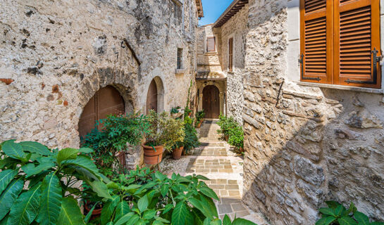 BORGO SAN VALENTINO HOTEL DIFFUSO Casteldilago