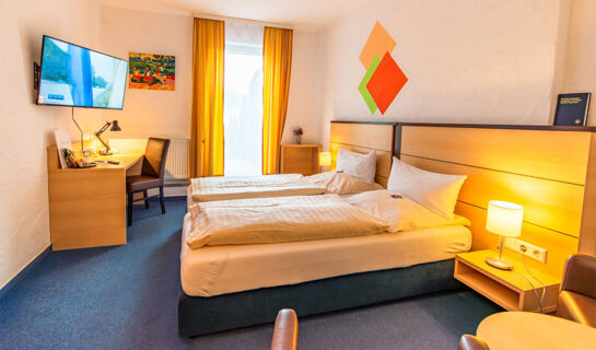 HOTEL UND RESTAURANT NEHRENER HOF (B&B) Nehren