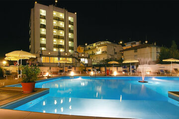 HOTEL AVILA IN Torre Pedrera (RN)